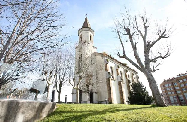 La capilla de La Cadellada, en el recinto del Hospital Universitario Central de Asturias. /  A. PIÑA