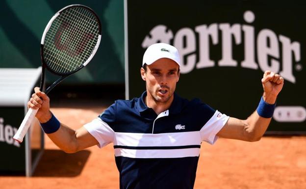Bautista y Verdasco siguen su tradición en Roland Garros Bautista y Verdasco siguen su tradición en Roland Garros