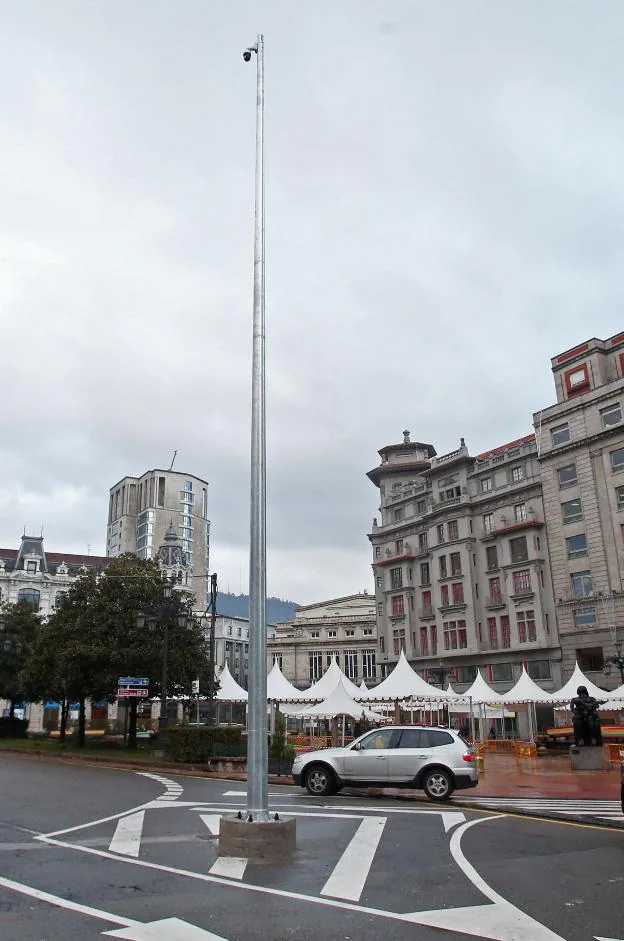 Oviedo Destina Casi 50 000 Euros Al Mastil De La Bandera De La