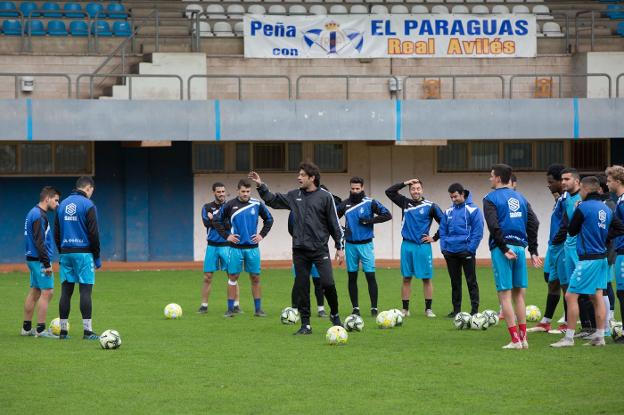 La Plantilla Del Real Aviles Retorna Al Trabajo Sin Saber Si Cobrara Hoy El Comercio