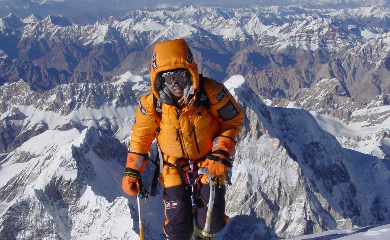 Edurne Pasaban Lizarribar es una alpinista, la primera mujer en el mundo en conseguir coronar los 14 ochomiles, ingeniera industrial y empresaria española.