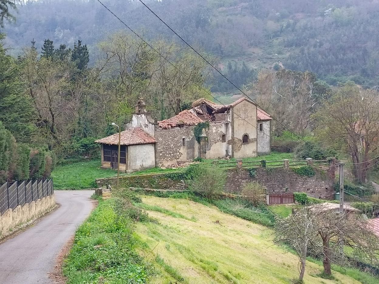 La techumbre de la capilla de Villarejo se desploma | El Comercio