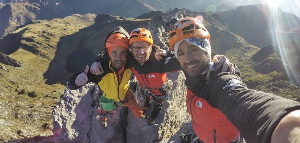 Los hermanos Pou y Manu Ponce abren su tercera vía de escalada en Perú - Vimarsana News