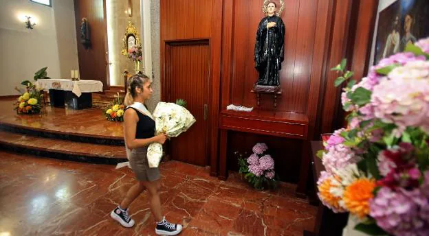 Flores para Santa Gemma en sus fiestas | El Comercio