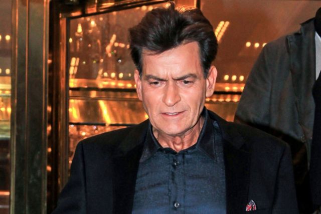 El Actor Charlie Sheen Estaba Siendo Chantajeado Y Ha Decidido Revelar